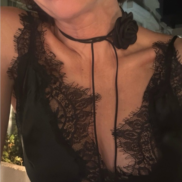 Jewelry - Floral Choker Necklace in Black NWOT